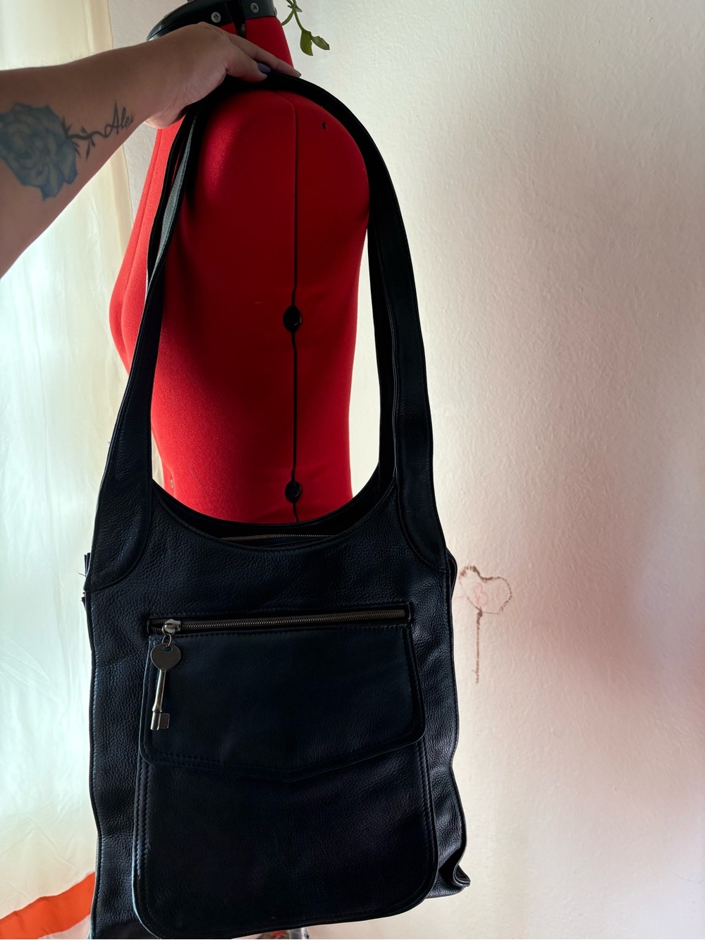 Fossil 75082 Black Pebbled Leather Shoulder Bag Hobo Brass Key Charm